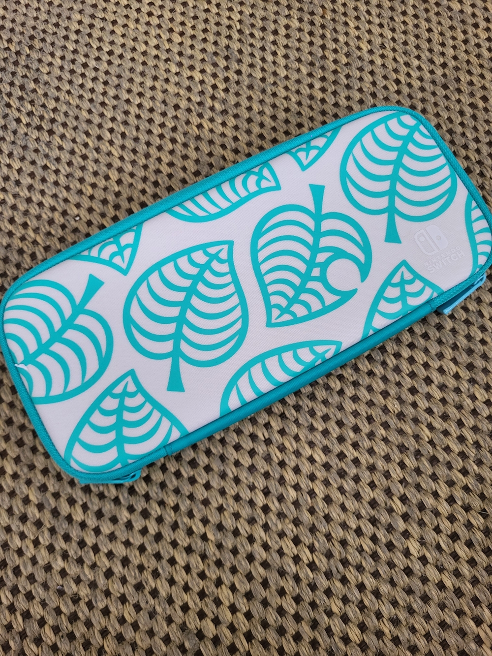 Nintendo Switch Animal Crossing Leaf Pattern Carrying Case